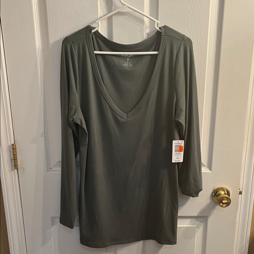Torrid Women's Long Sleeve V-Neck Top - Dark Green